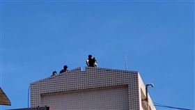 台北,文山區,水塔,腐屍,頂樓。（圖／翻攝畫面）