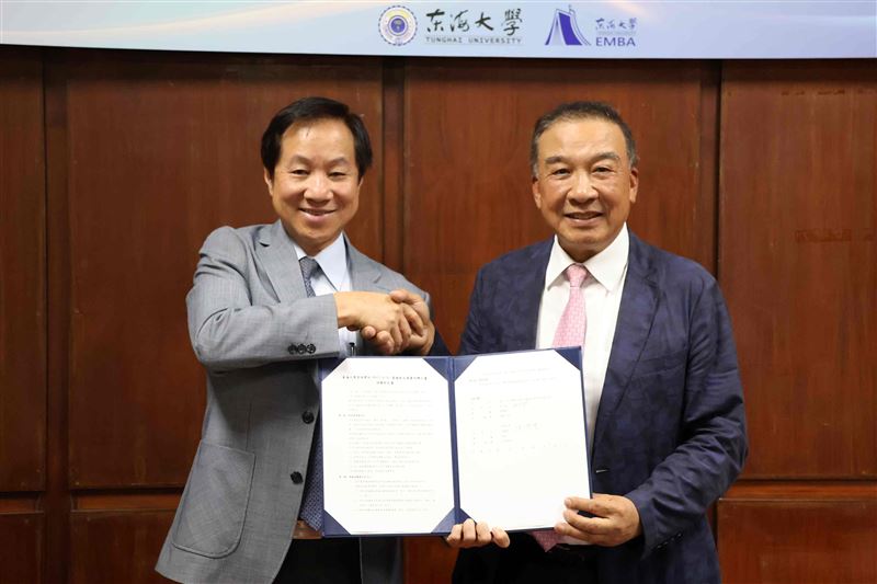 東海校長張國恩表示，EMBA 校友的支持不僅是金額與成果，更是對母校願景的深刻承諾