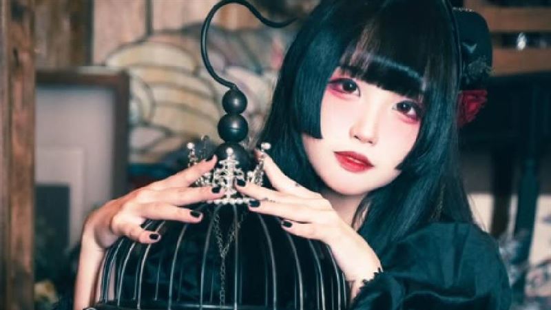 IG有1.7萬人追蹤的20歲女模「樂樂」，險遭設局拍攝AV。（圖／翻攝樂樂IG-2004_905）
