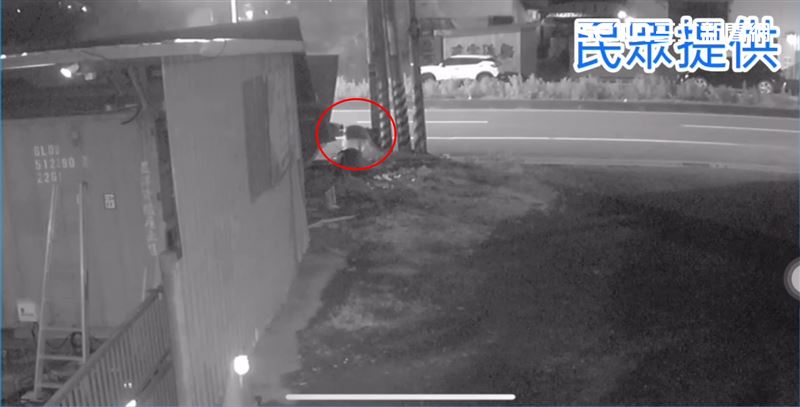 飯店大亨價值800萬遊艇,遭陳女縱火焚毀。(圖/翻攝畫面