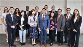 美國亞利桑那州眾議會訪團10日拜訪民進黨。（圖／民進黨提供） 