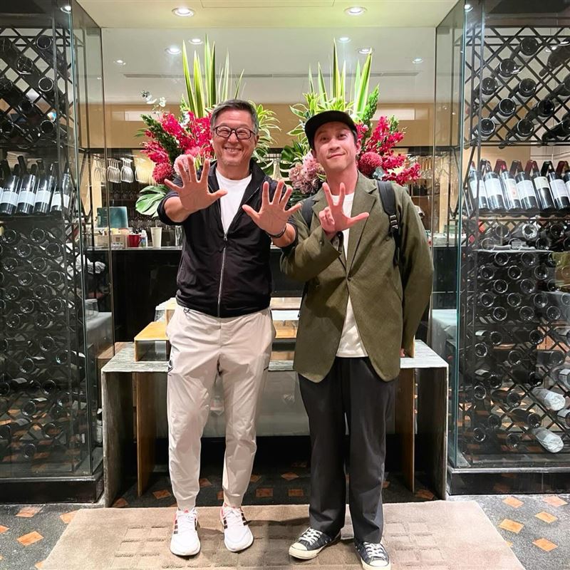 陳漢典（右）當初正是受到王偉忠（左）挖掘。（圖／翻攝自王偉忠臉書）