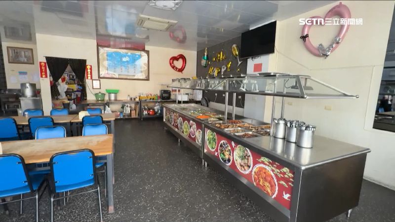 業者跟自助餐是共用一個廚房，專接外送脆皮豬餐