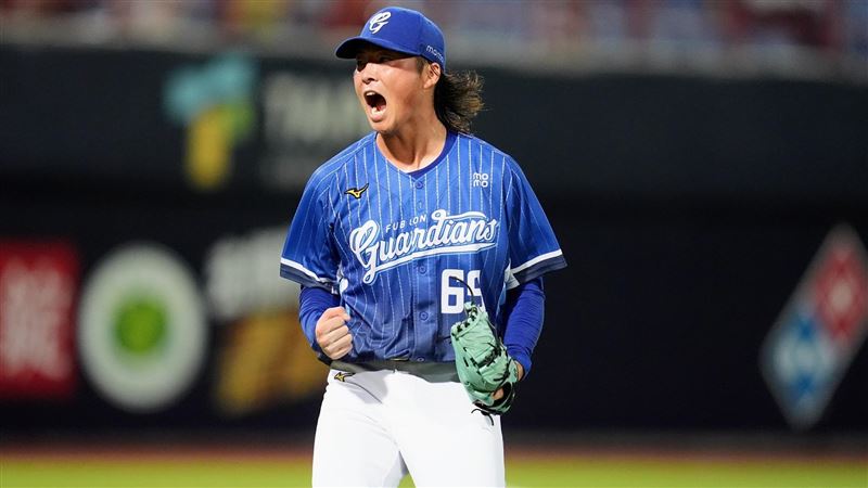 富邦悍將投手鈴木駿輔。(圖/富邦悍將提供)