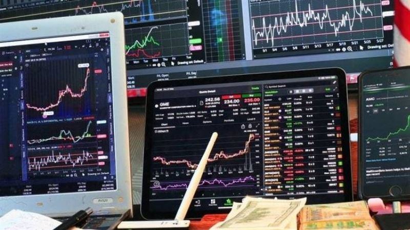 美股走勢不一！道瓊跌125點、費半漲0.32%