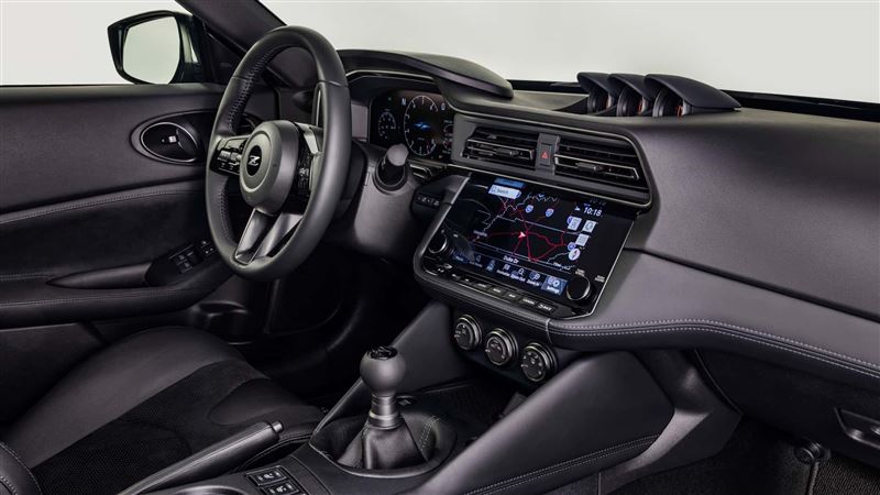 熟悉的三環儀表(增壓、渦輪轉速、電壓)。(圖/翻攝Nissan網站)