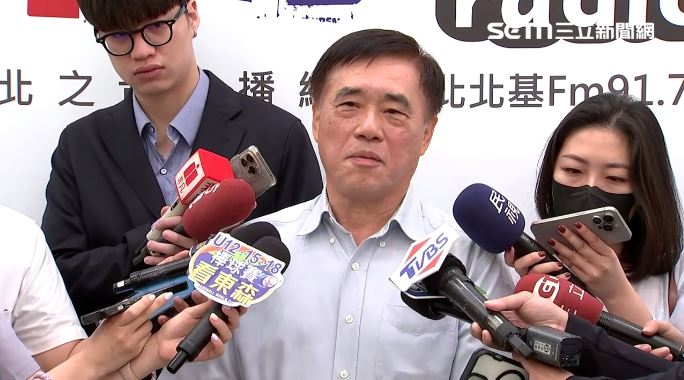 郝龍斌接受媒體聯訪表示，還在評估要不要選黨主席，有把握會贏才選。（圖／翻攝畫面）