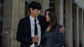 Disney+ 諜報愛情韓劇《暴風圈》今上線　街頭實境宣傳300萬人都在追（業配勿用）