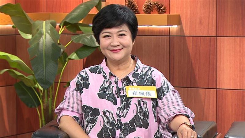 母罹腦溢血搶救不治　崔佩儀崩潰大哭