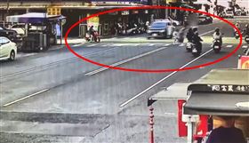 禮讓行人,警車,緊急任務,失聯移工