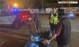 超毛！騎車倒垃圾一轉身車丟了　真相笑爆（圖／翻攝畫面）