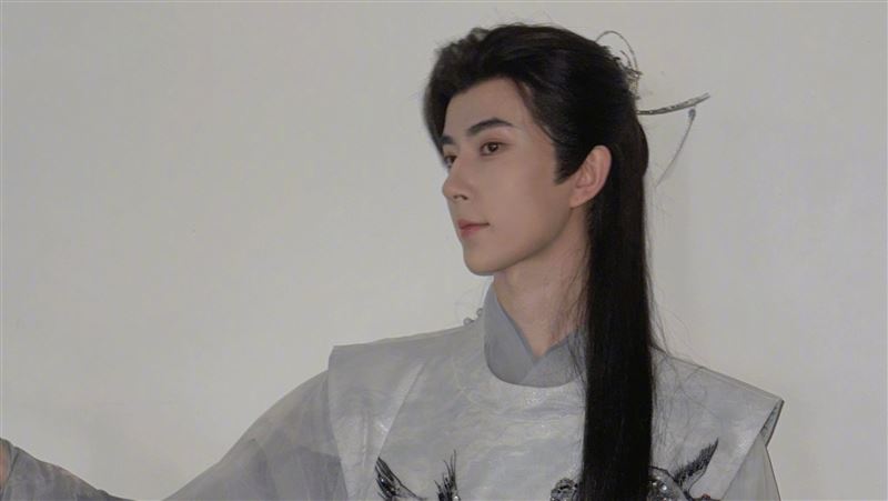 于朦朧驟逝，不少網友對於的死因表示質疑。（圖／翻攝自微博）