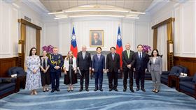 總統賴清德接受「巴拉圭共和國新任駐臺特命全權大使傅達耀呈遞到任國書」。（圖／總統府提供） 