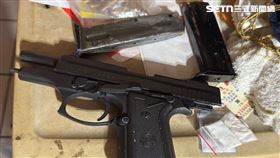 北市陳男無業在家啃老，還染上吸毒惡習，甚至擁槍自重。（圖／翻攝畫面）