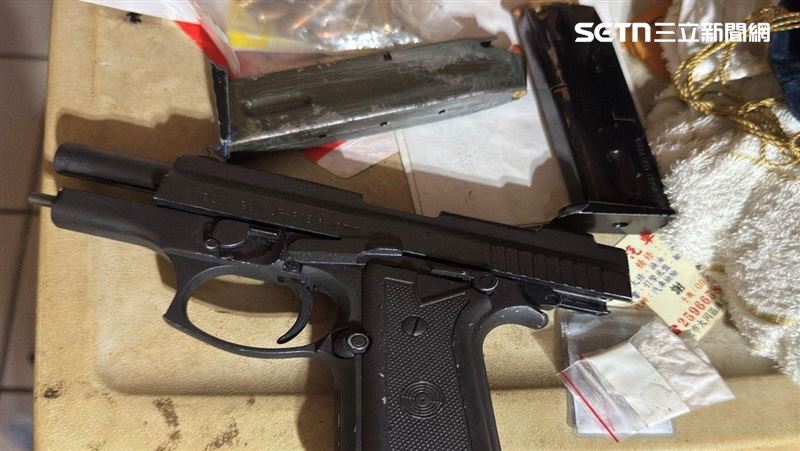 他無業啃老還毆母姐　北市警上門查獲槍毒