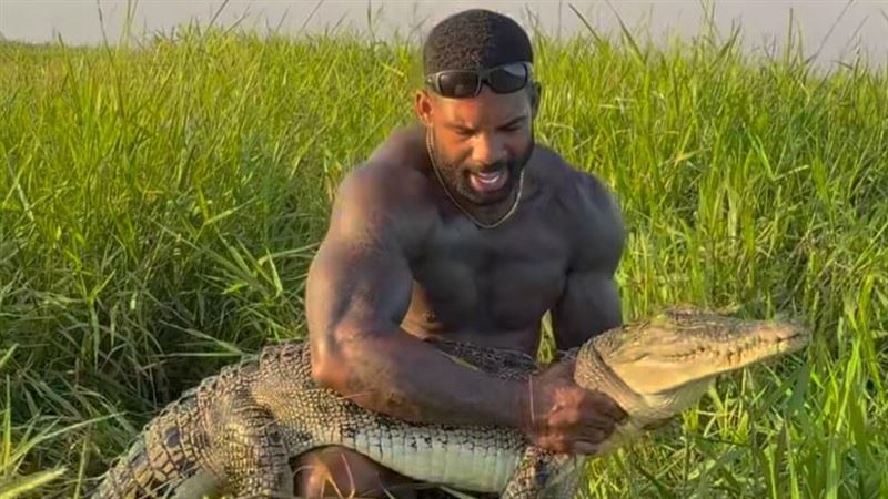 美國網紅騷擾澳洲鱷魚　網氣炸喊：逐出境