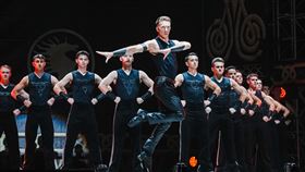 史詩級踢踏舞劇《火焰之舞：FEET OF FLAMES》即將登上台北小巨蛋演出。（圖／寬宏藝術提供） 