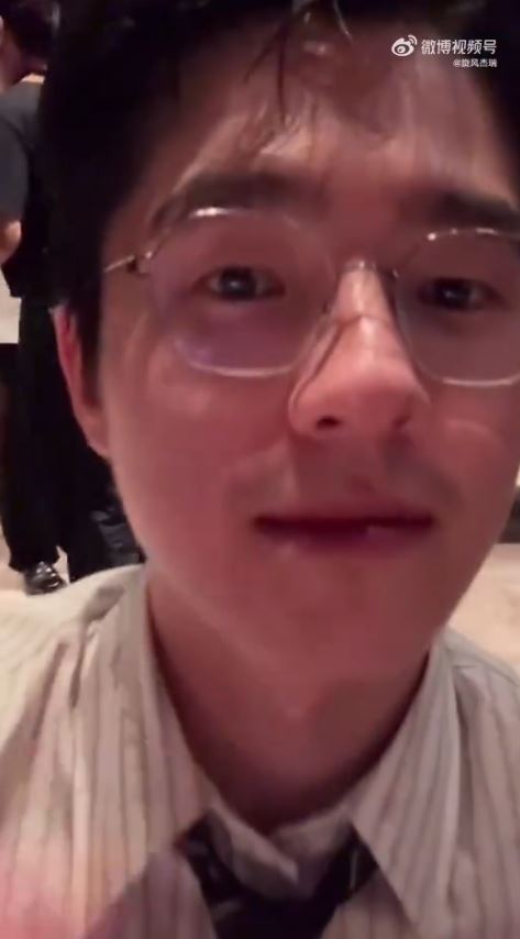 劉昊然相當自然地入鏡。（圖／翻攝自微博）