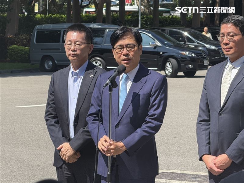 行政院邀請地方首長商討《財劃法》，高雄市長陳其邁會前發表談話。（圖／記者劉秀敏攝影）