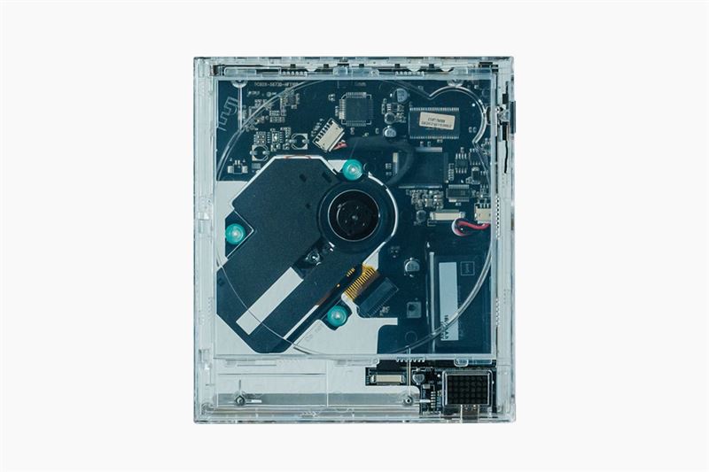 ClearFrame透明CD隨身聽。（圖／翻攝Yanko網站）