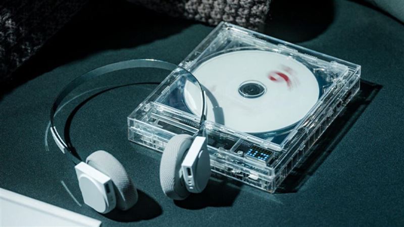 音樂迷必收!科技爆棚的透明CD隨身聽