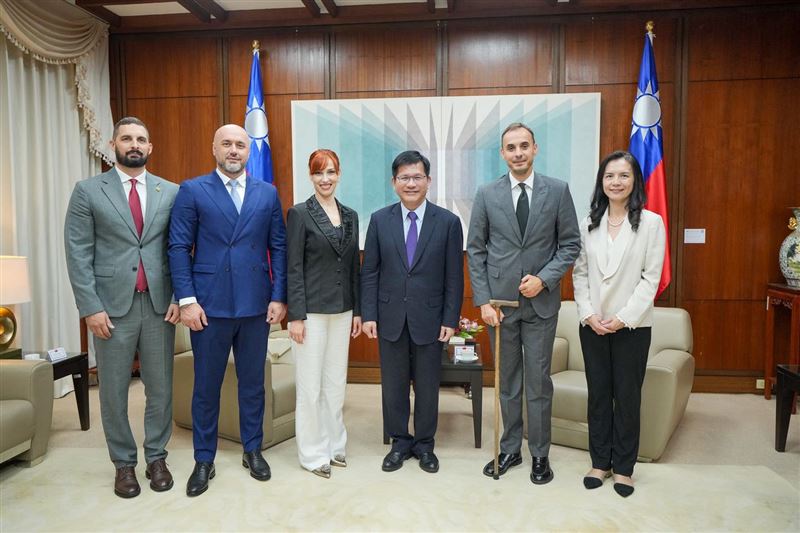 外交部長林佳龍歡迎「蒙特內哥羅」國會跨黨派議員團訪台。（圖）／外交部提供