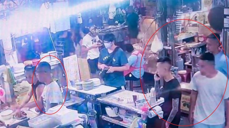 4名刺青男上門向店家索討保護費遭拒，耍狠撂話還會再過來。（圖／翻攝畫面）