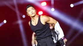 李玖哲首度登上臺北大巨蛋演出。（圖／樂天桃猿提供）