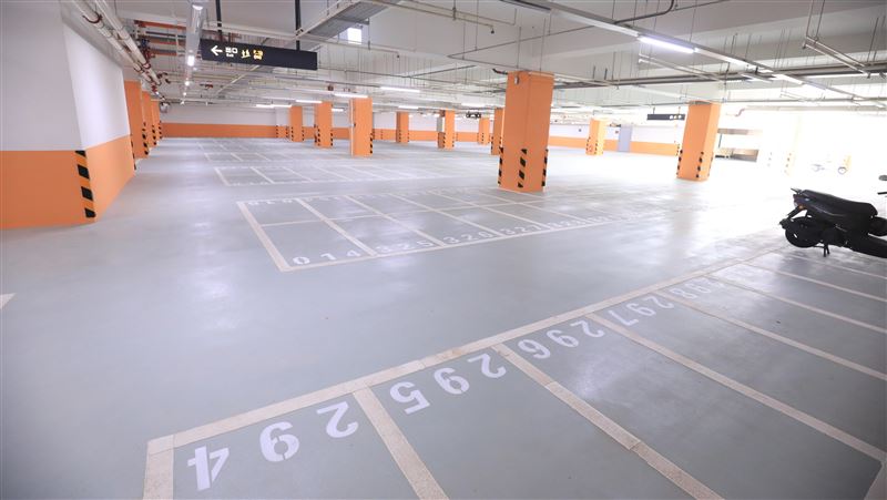 台中市第二市場公有停車場收費爭議。（圖／台中市政府）