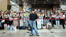 有500位粉絲組成浩大陣仗接機中島健人。（圖／大鴻藝術BIG ART提供）