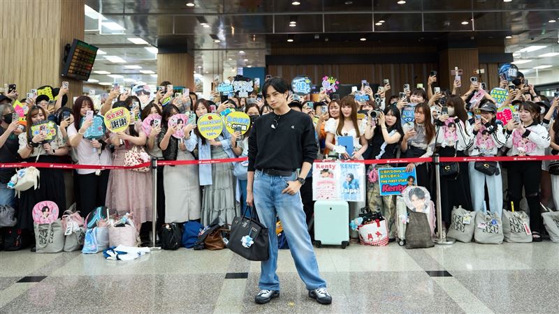 有500位粉絲組成浩大陣仗接機中島健人。（圖／大鴻藝術BIG ART提供）