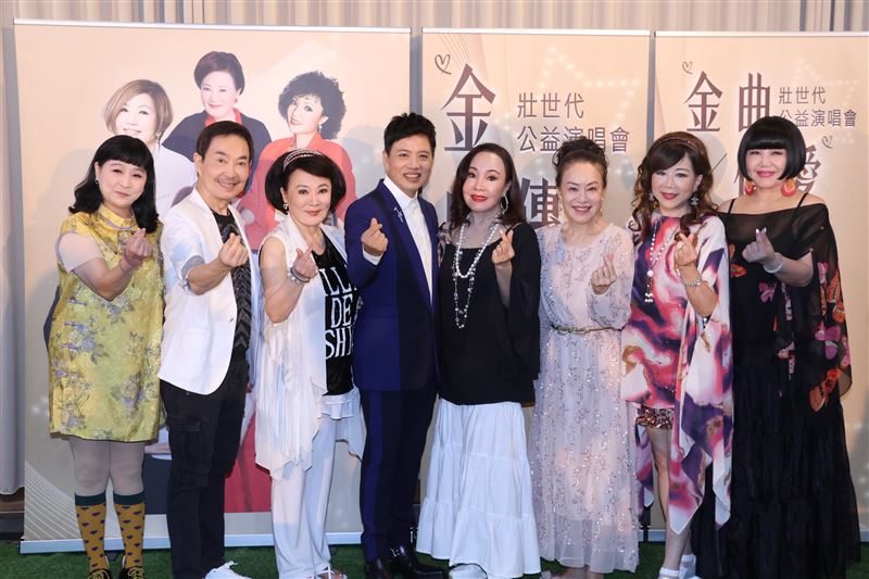 陳凱倫（中）邀來張琴、楊懷民跟馬妞等助陣演唱會。（圖／記者鄭孟晃攝影）