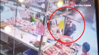 豬價正貴婦市場竊整塊肉　老闆怒：還變裝
