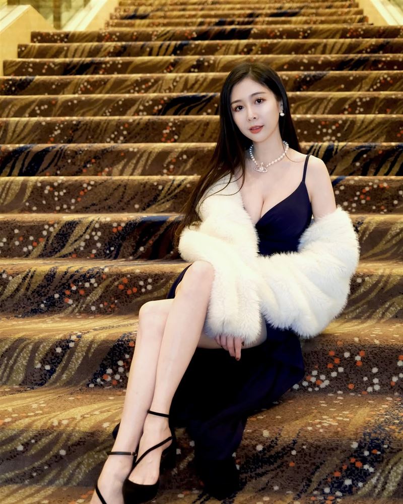 Albee外型惹火性感笑容甜美。（圖／翻攝自Albee IG）