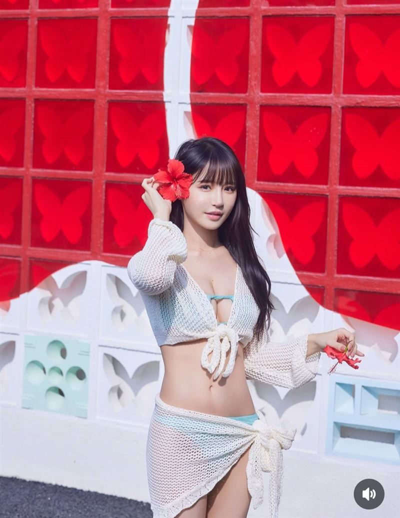 元元火辣身材被看光。（圖／翻攝自元元IG）