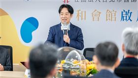 總統賴清德出席「台北市醫師公會新會館啟用典禮暨八十週年慶公益藝術展」。（圖／總統府提供） 