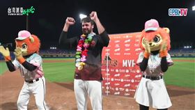 統一獅奧德銳首次站上MVP舞台跳舞。（圖／翻攝自CPBLTV）