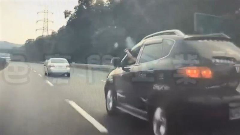 國道行車糾紛沿路開槍！休旅車男槍擊賓士