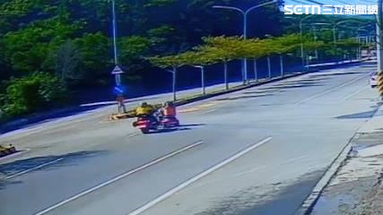 苗栗嬤路口鬼切畫面曝！遭紅牌重機撞飛亡
