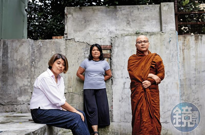 （左起）楊萬利、葉碧珠、釋慈廣法師在地震後立即組成台緬同心救災隊