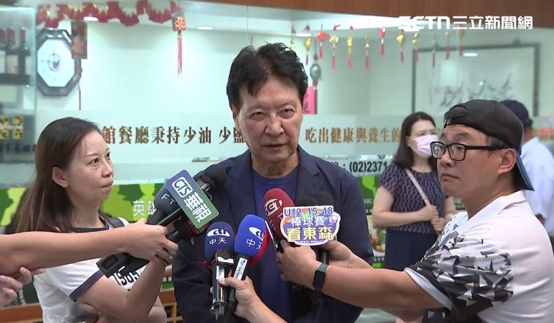 趙少康出席「中華民國復興崗校友聯誼會」，被問及黨魁選舉時透露已經在進行民調。（圖／翻攝畫面）
