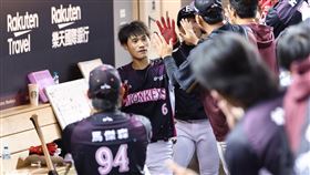 樂天桃猿林承飛炸裂逆轉3分砲。（圖／樂天桃猿提供） 