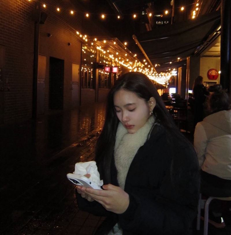 Lily鼻子似乎因為天冷而泛紅。（圖／翻攝自Lily IG）