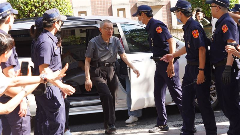 柯文哲本裁定以7000萬元交保，但高等法院日前撤銷並發回更裁。（圖／翻攝畫面）