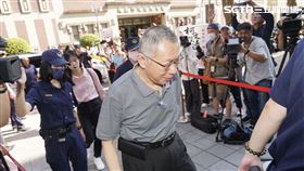 柯文哲交保被撤銷，北院今重開羈押庭，柯文哲前往北院報到。（圖／記者趙于瑩攝影）