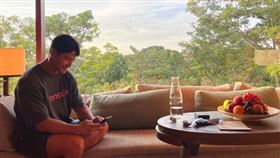 《我家的熊孩子》最新一集帶來滿滿驚喜，金鍾國首度公開他與愛妻的閃婚秘辛。（圖／翻攝自金鍾國IG）