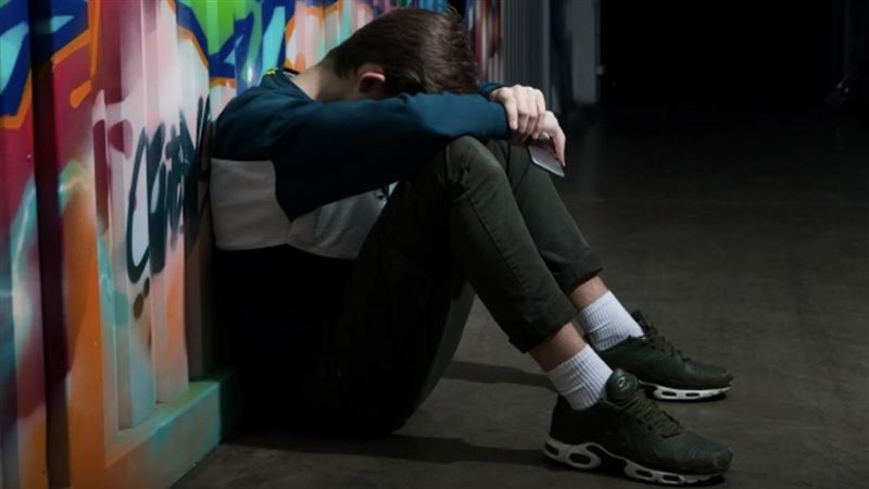 3千萬、6房難快樂　21歲男繼承遺產後崩潰