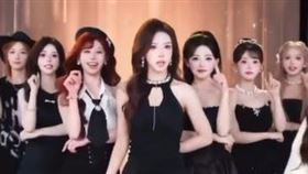 楓葉姊姊（中）直播嘴型露餡（圖／翻攝抖音）