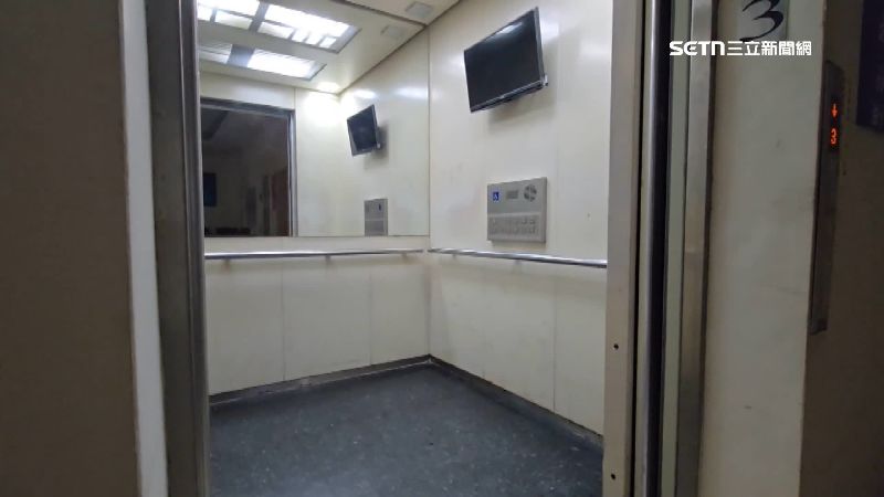 電梯吃手手！2歲女童手遭夾　母嚇壞求救