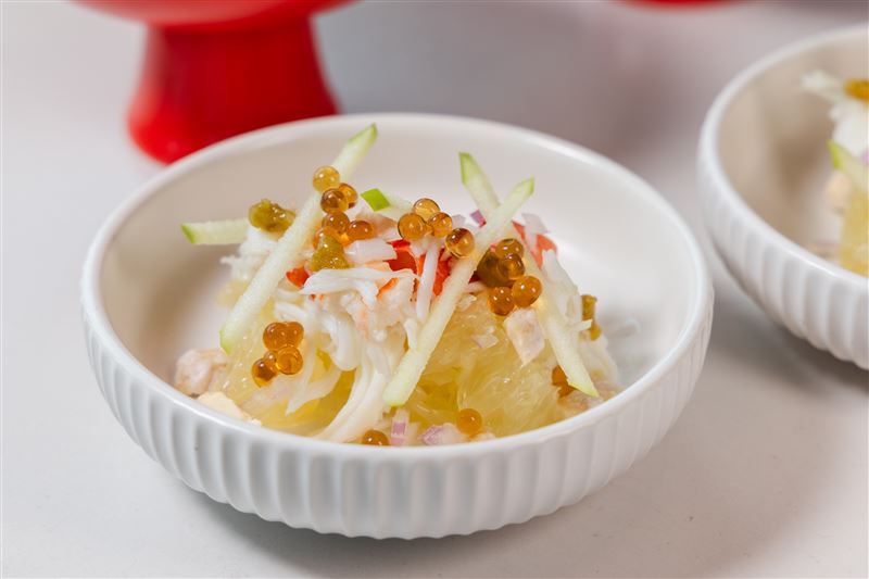 饗 A Joy秋季新菜「帝王蟹文旦佐柚子胡椒」。(圖／饗賓集團提供)